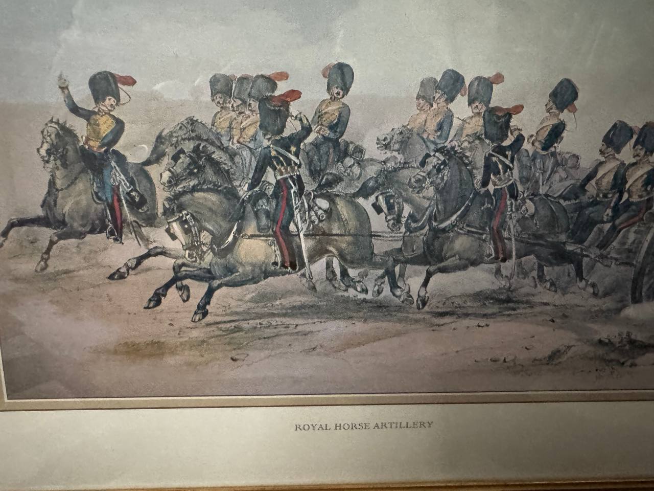 Royal Horse Artillery – Kolorierte Lithografie, britische Kavallerie-Artillerie im Galopp — Inschrift