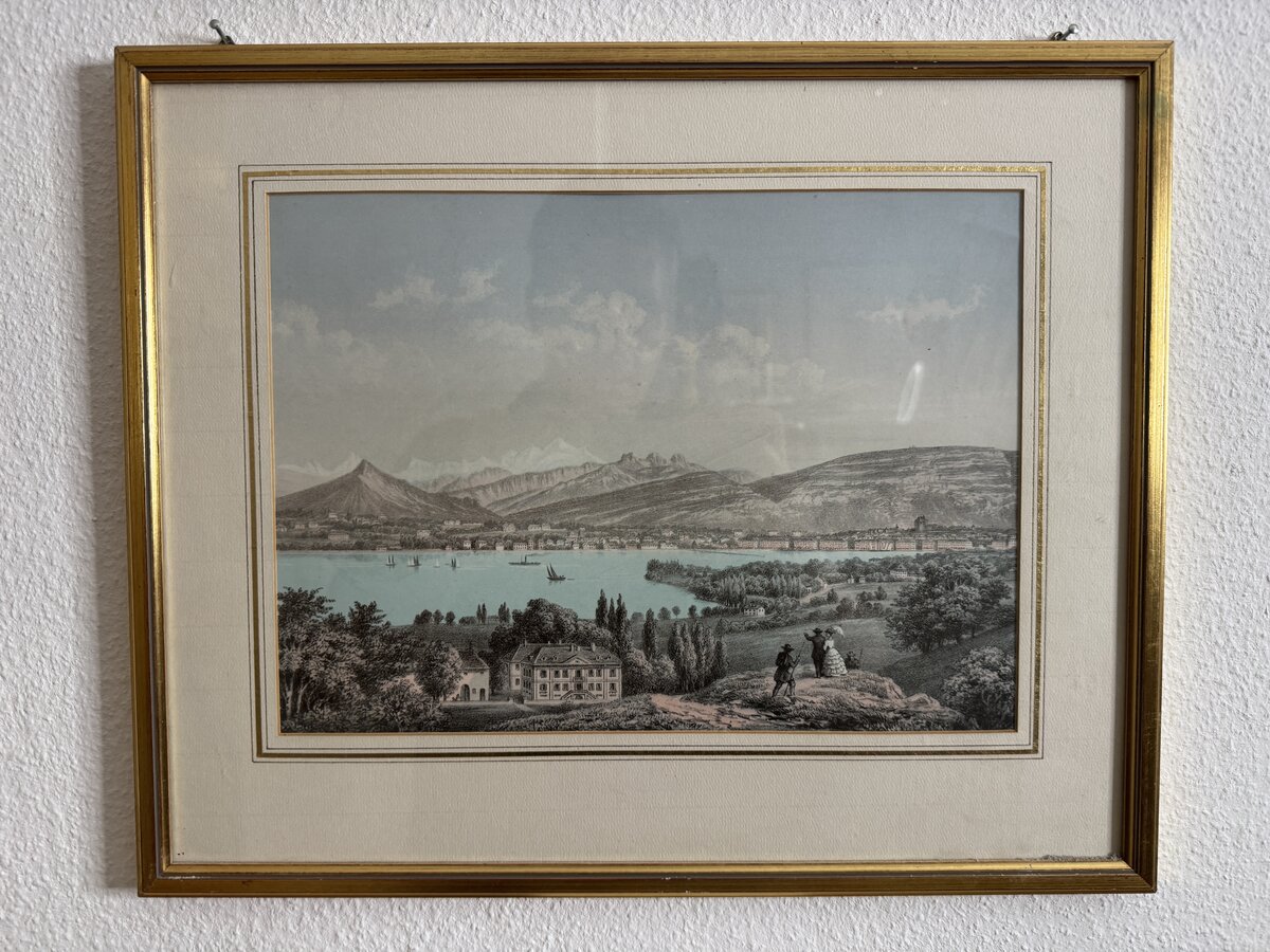 Genfersee mit Blick auf Genf – Kolorierte Lithographie mit Alpenpanorama, um 1850